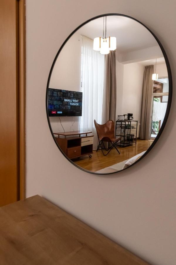 Residence 48 Beautiful Building Within Moments From The Old Town Of Braşov Esterno foto