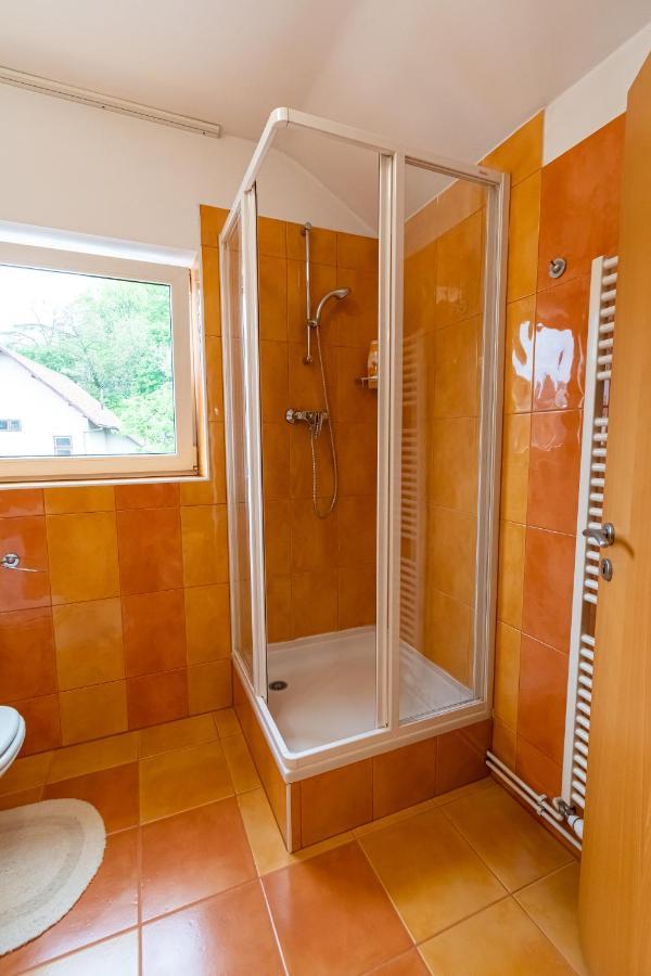 Residence 48 Beautiful Building Within Moments From The Old Town Of Braşov Esterno foto