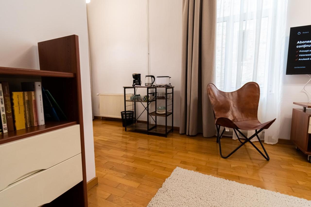 Residence 48 Beautiful Building Within Moments From The Old Town Of Braşov Esterno foto