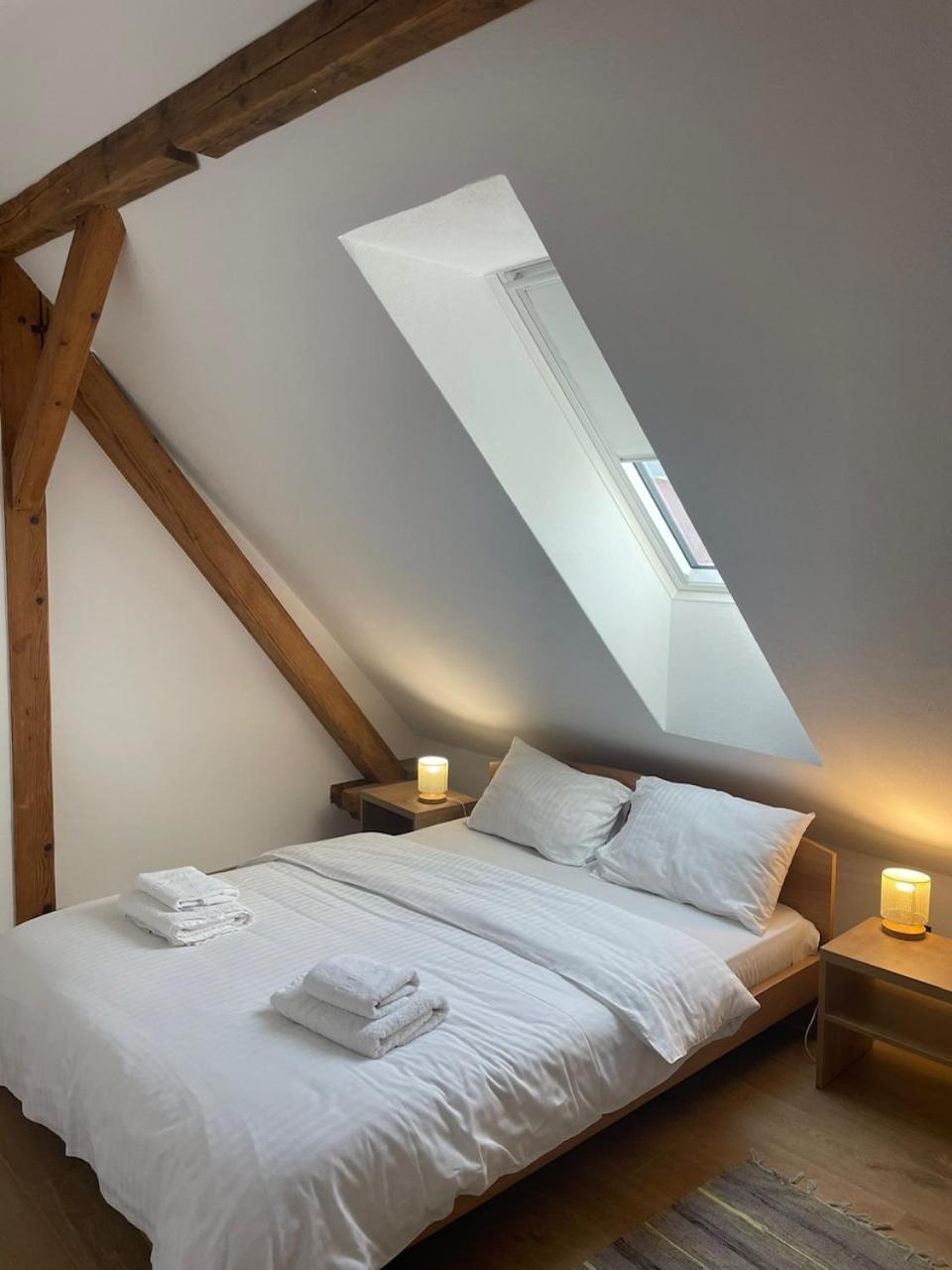 Residence 48 Beautiful Building Within Moments From The Old Town Of Braşov Esterno foto