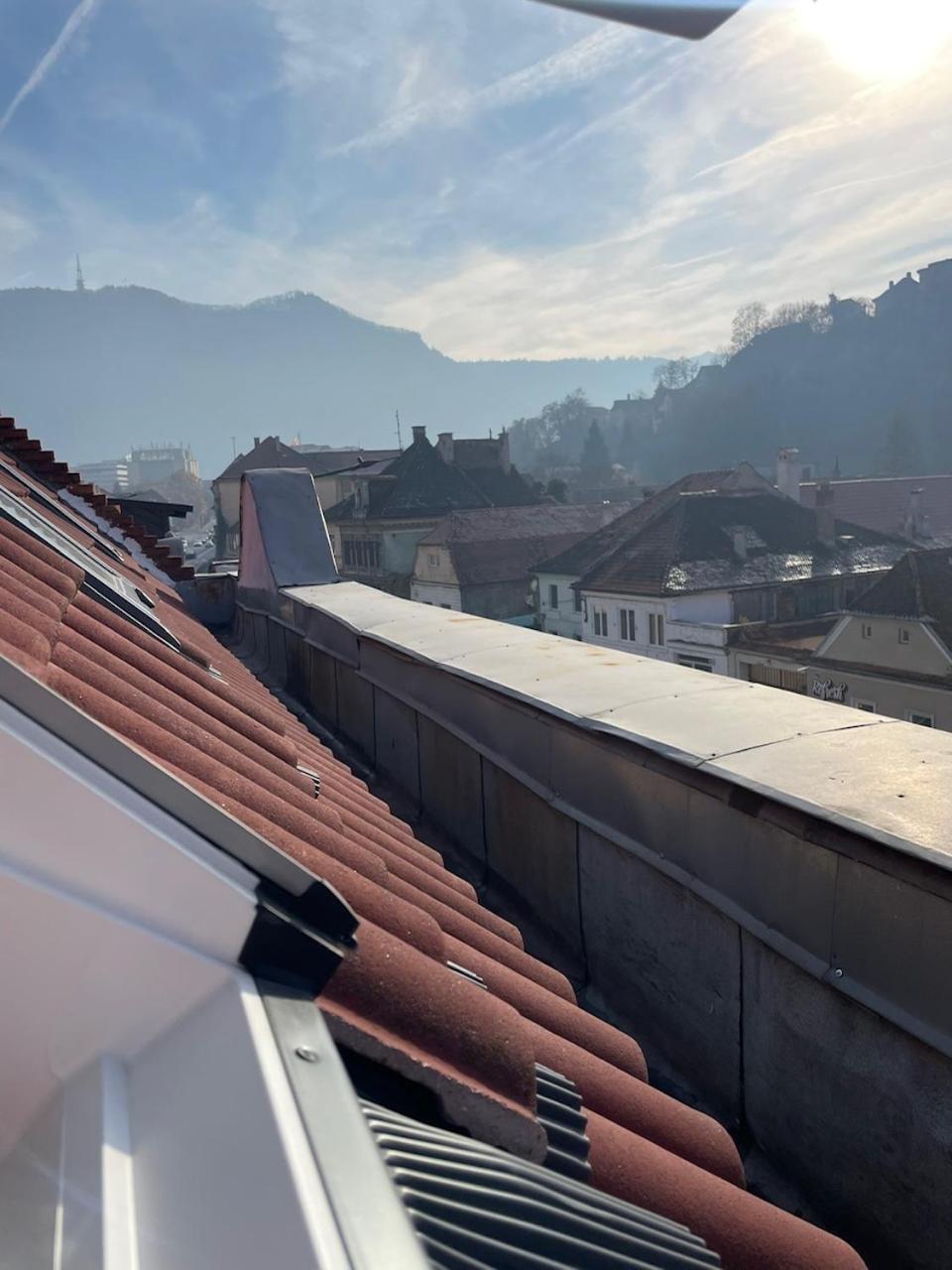 Residence 48 Beautiful Building Within Moments From The Old Town Of Braşov Esterno foto